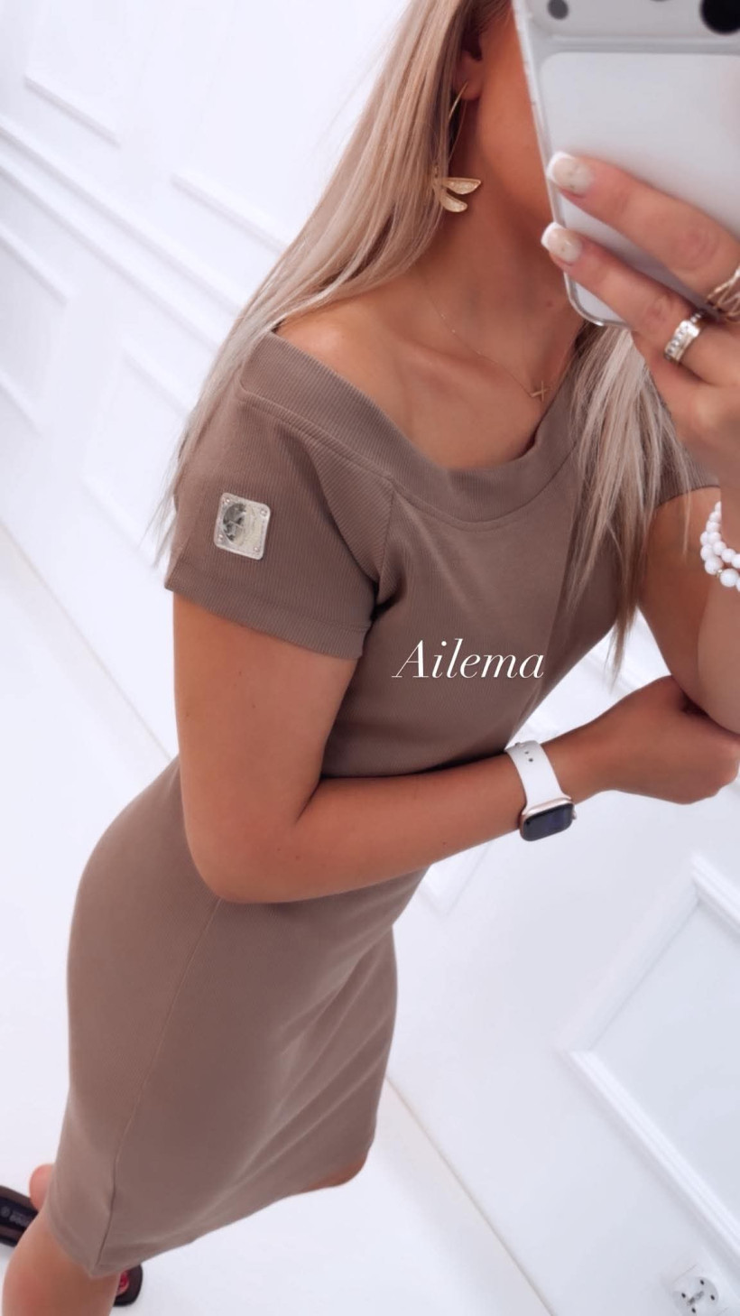 124086593-6.webp
