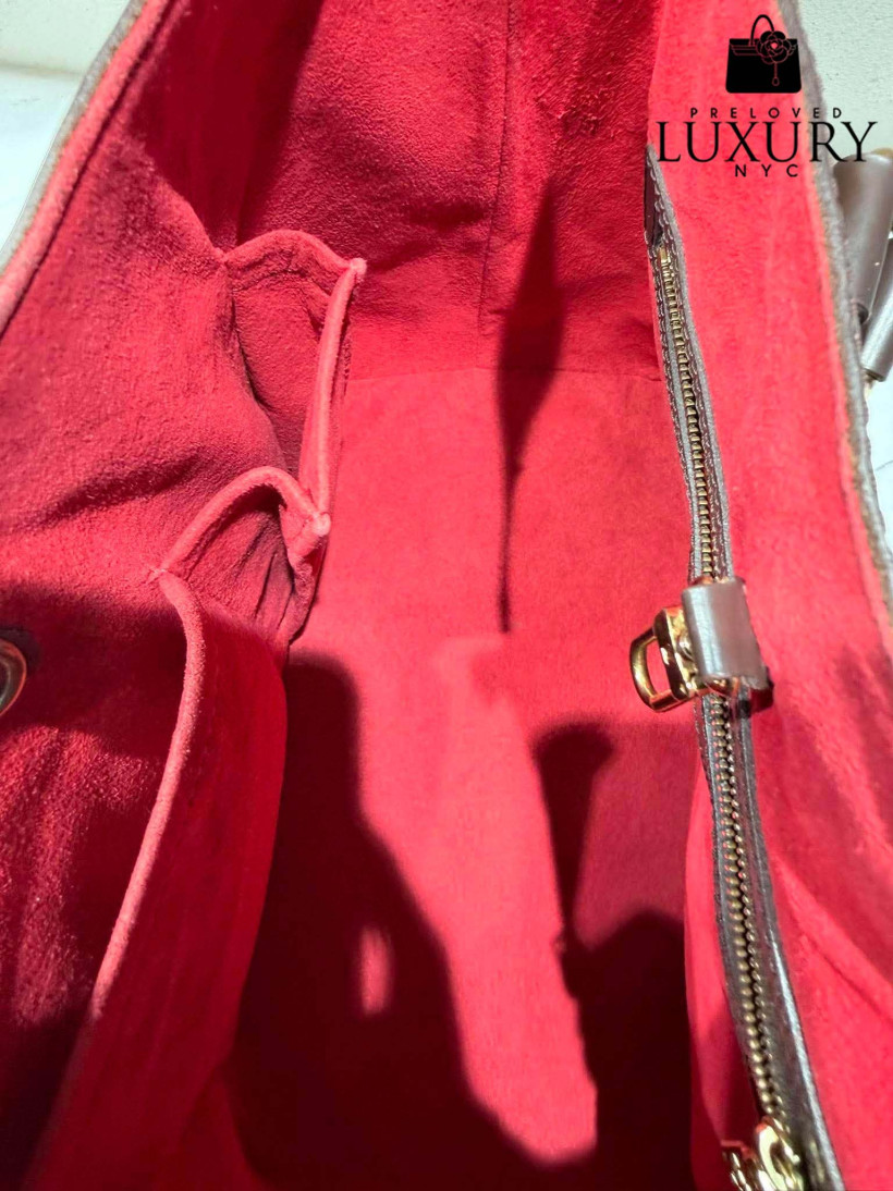 124220082-4.webp