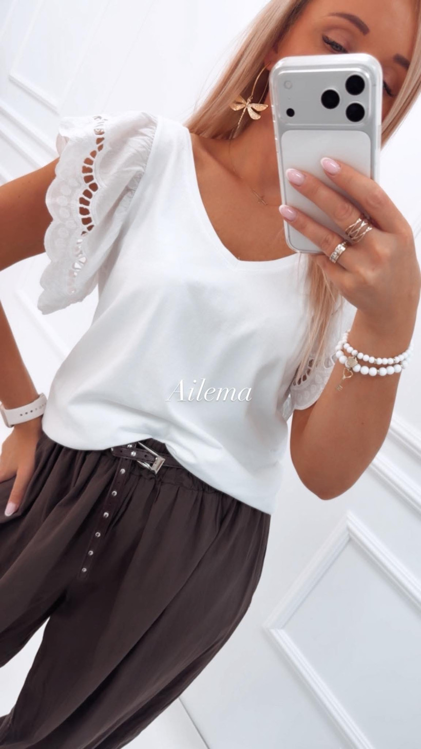 124222360-1.webp
