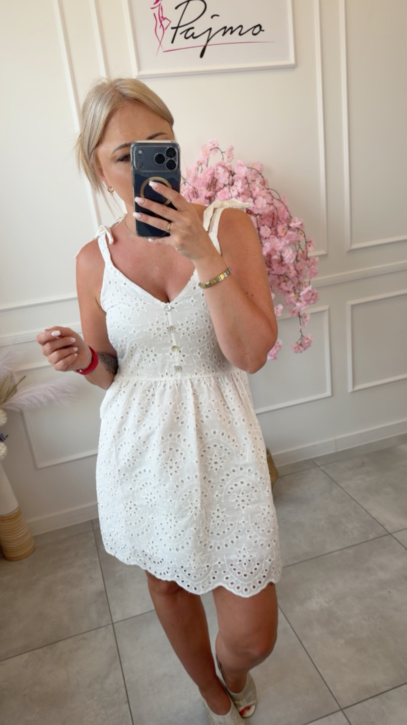 124226943-2.webp