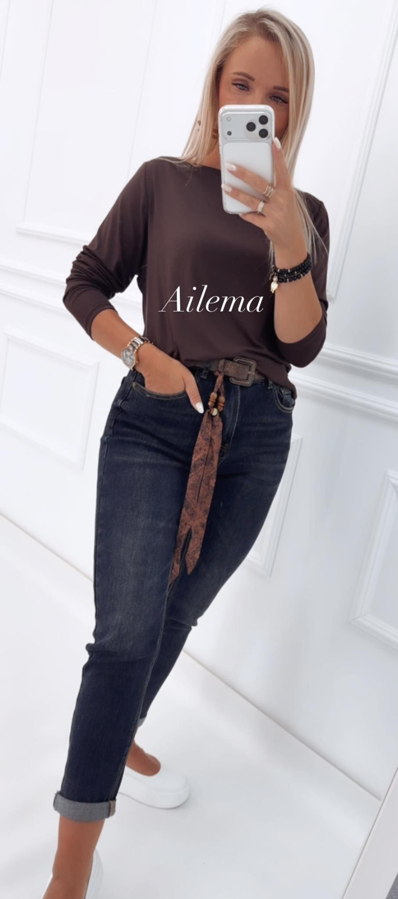 124244447-2.webp