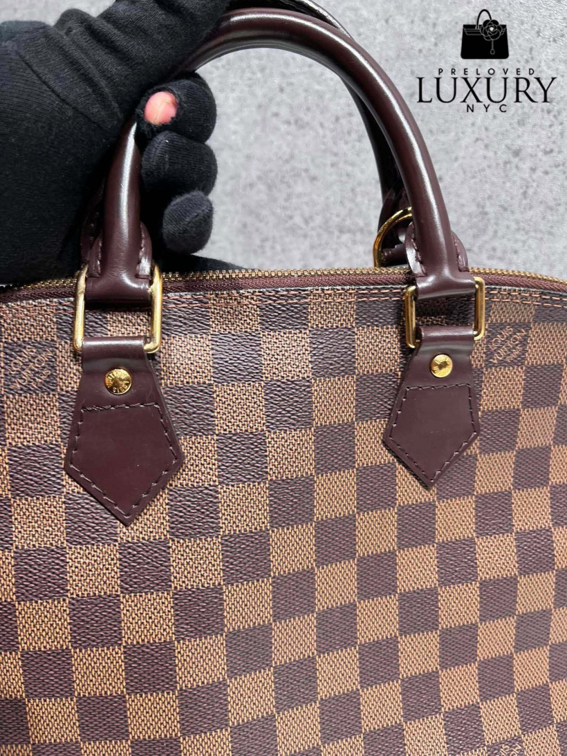 124264136-15.webp
