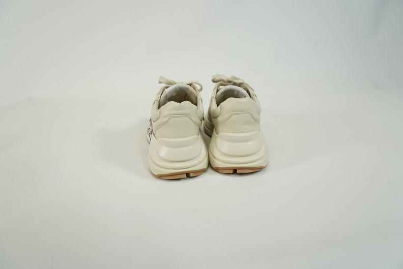 124277411-5.webp