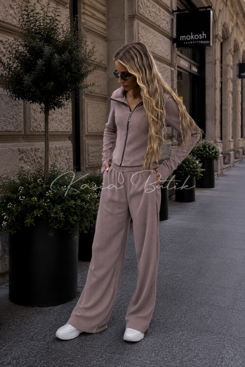 124362002-2.webp