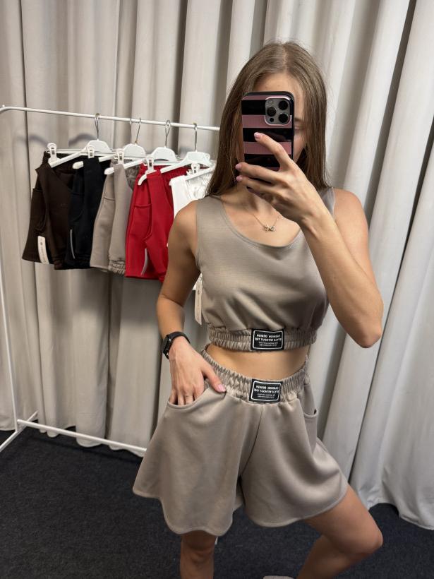 124403755-2.webp