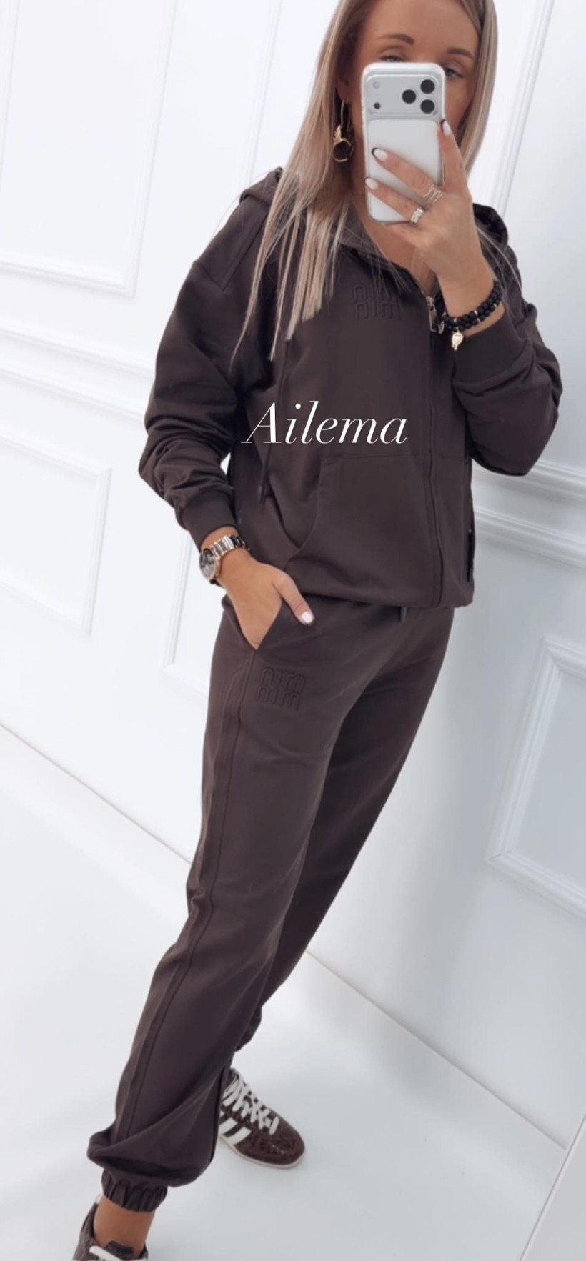124500557-1.webp