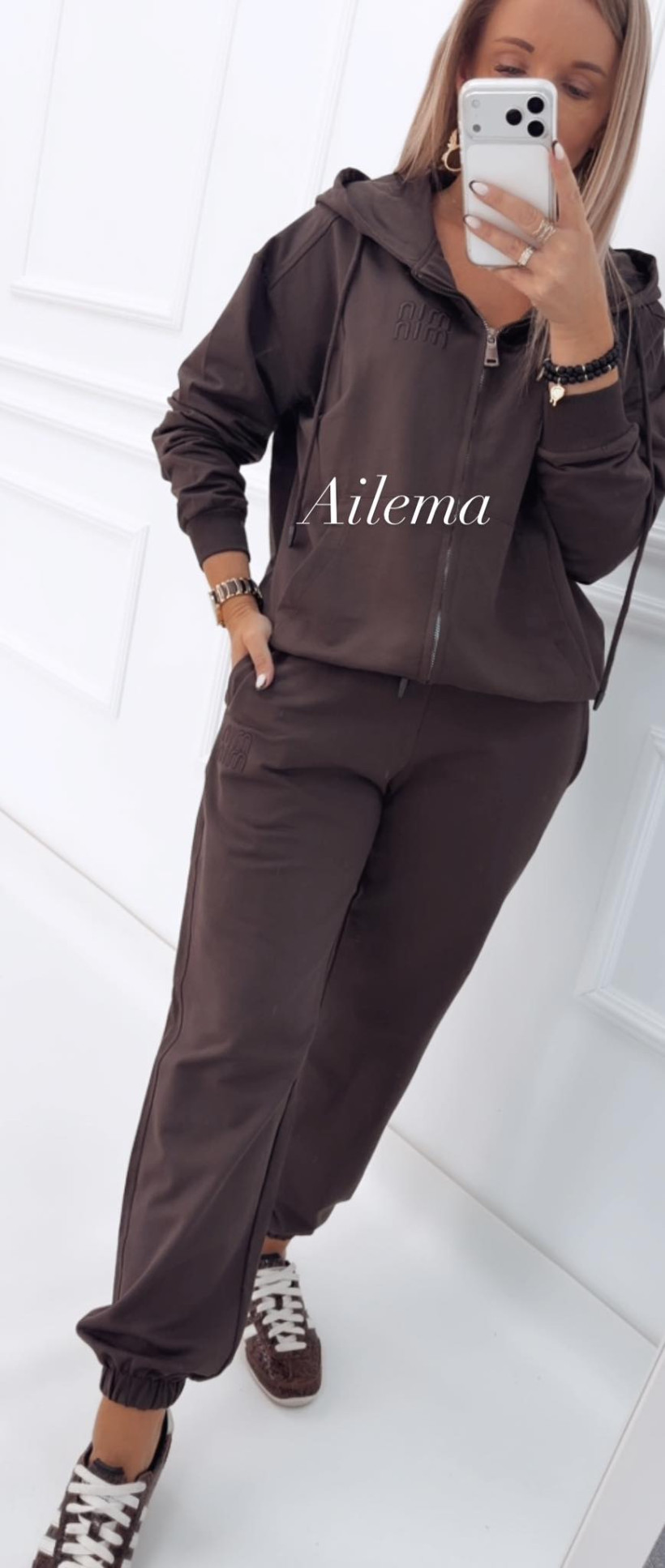 124500557-3.webp
