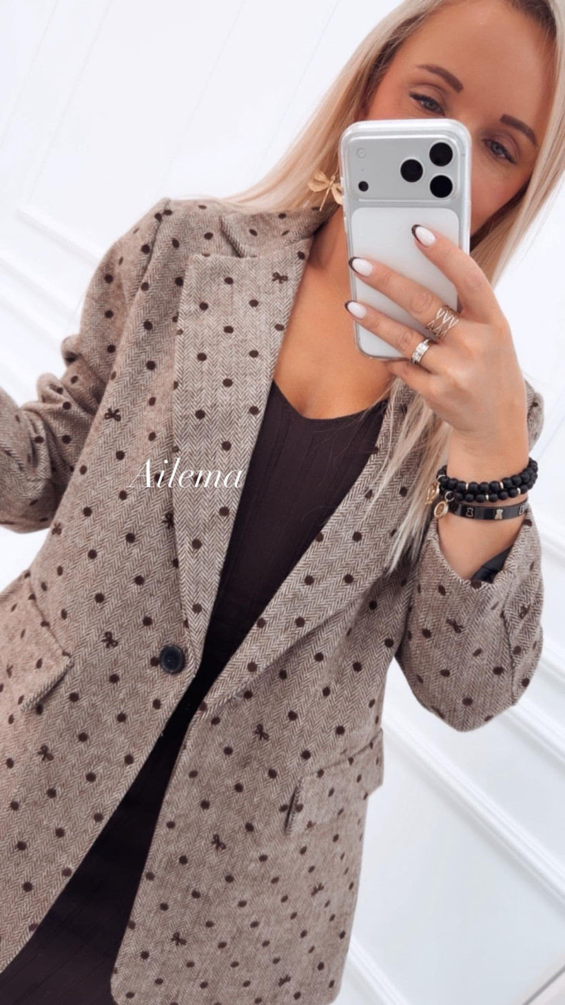 124511957-3.webp