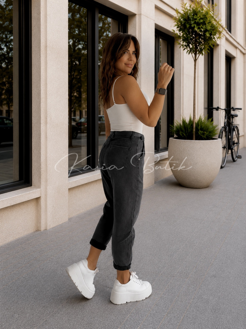 124637028-3.webp