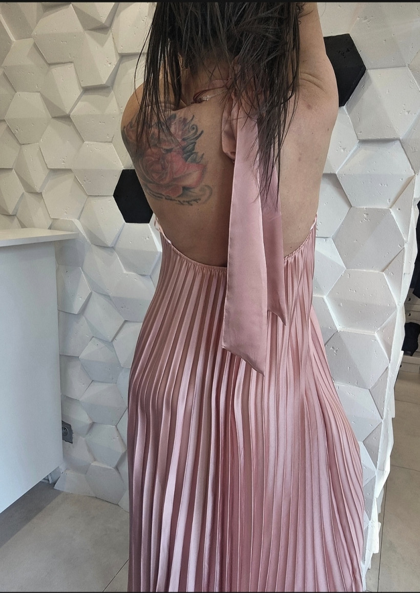 124640508-5.webp