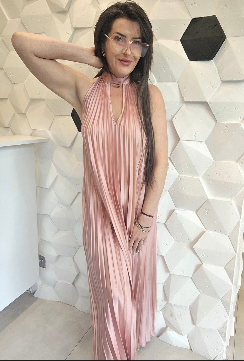124640508-9.webp