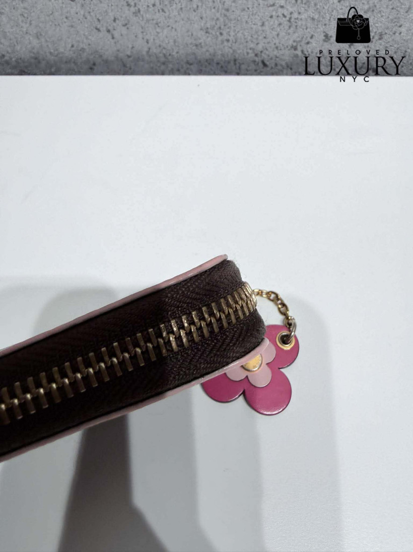 124797417-8.webp