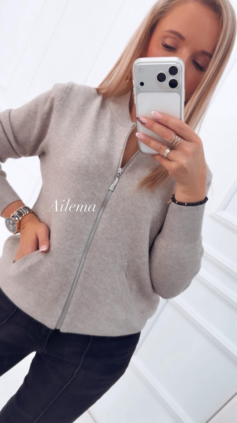 124814381-2.webp