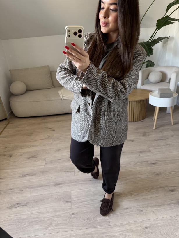 124881337-3.webp