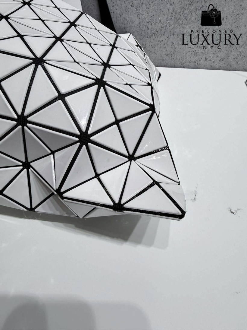 125061977-4.webp