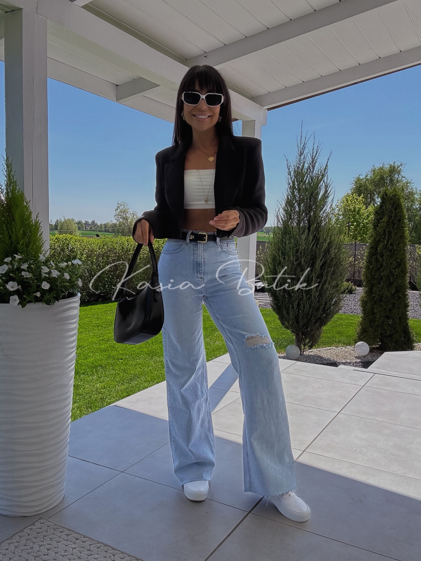 3110225-2.webp