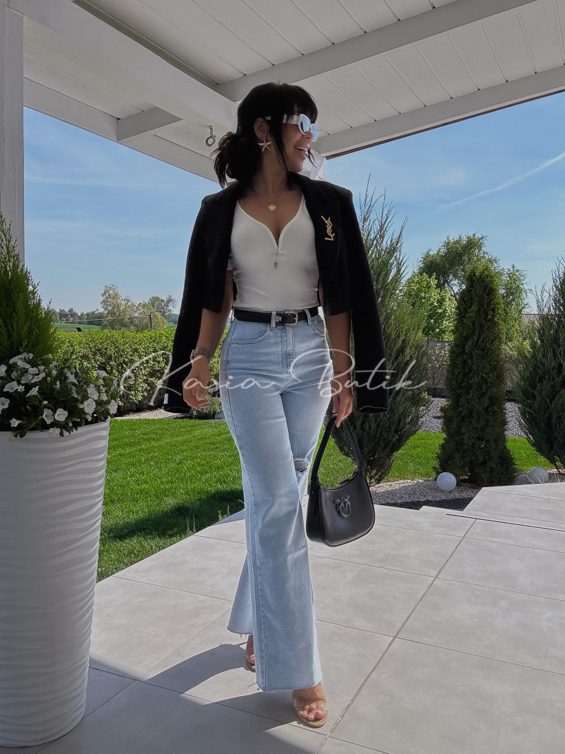 3110225-4.webp