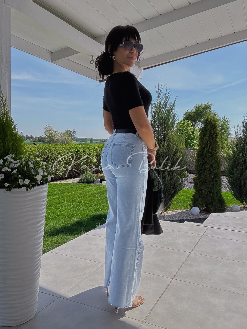 3110244-4.webp