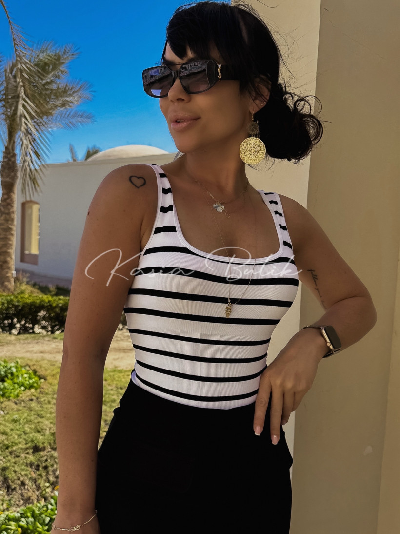 3158509-2.webp
