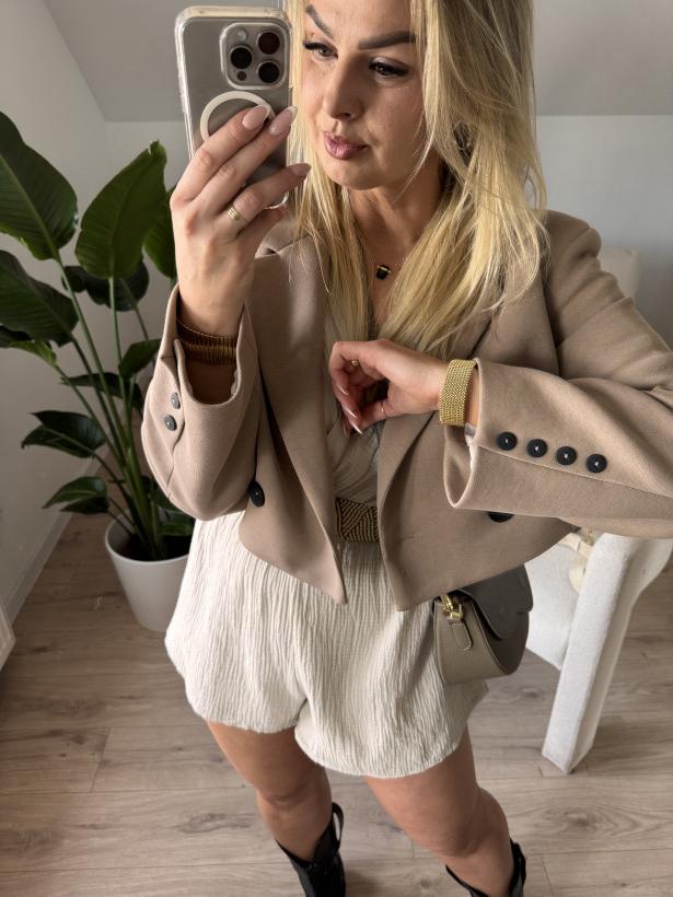 3198683-2.webp