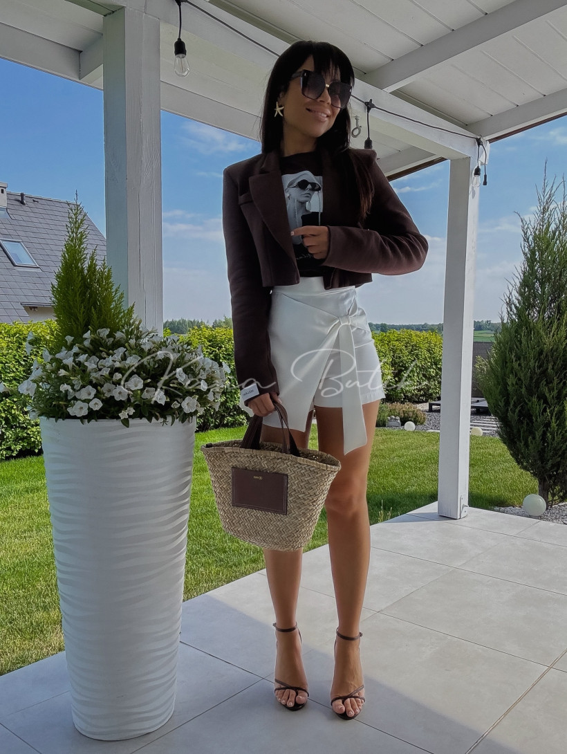 3271081-5.webp