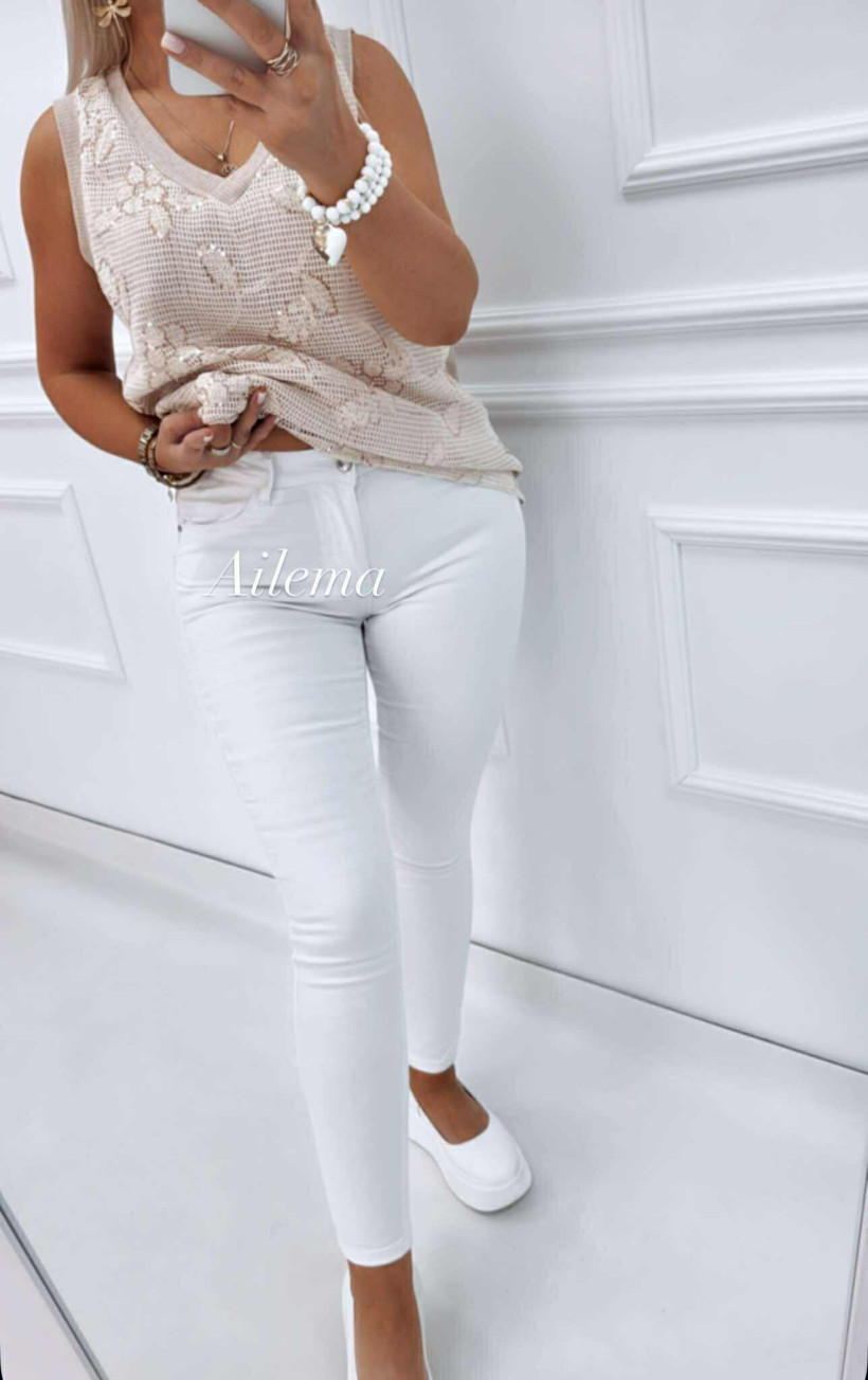 3299609-2.webp