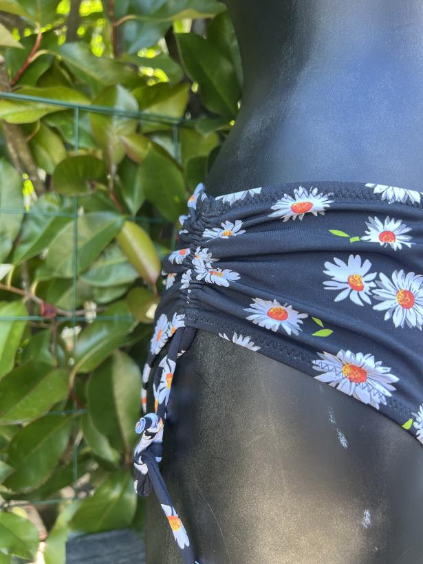 Réf 4821 - Maillot 2 pièces Noir/marguerite
