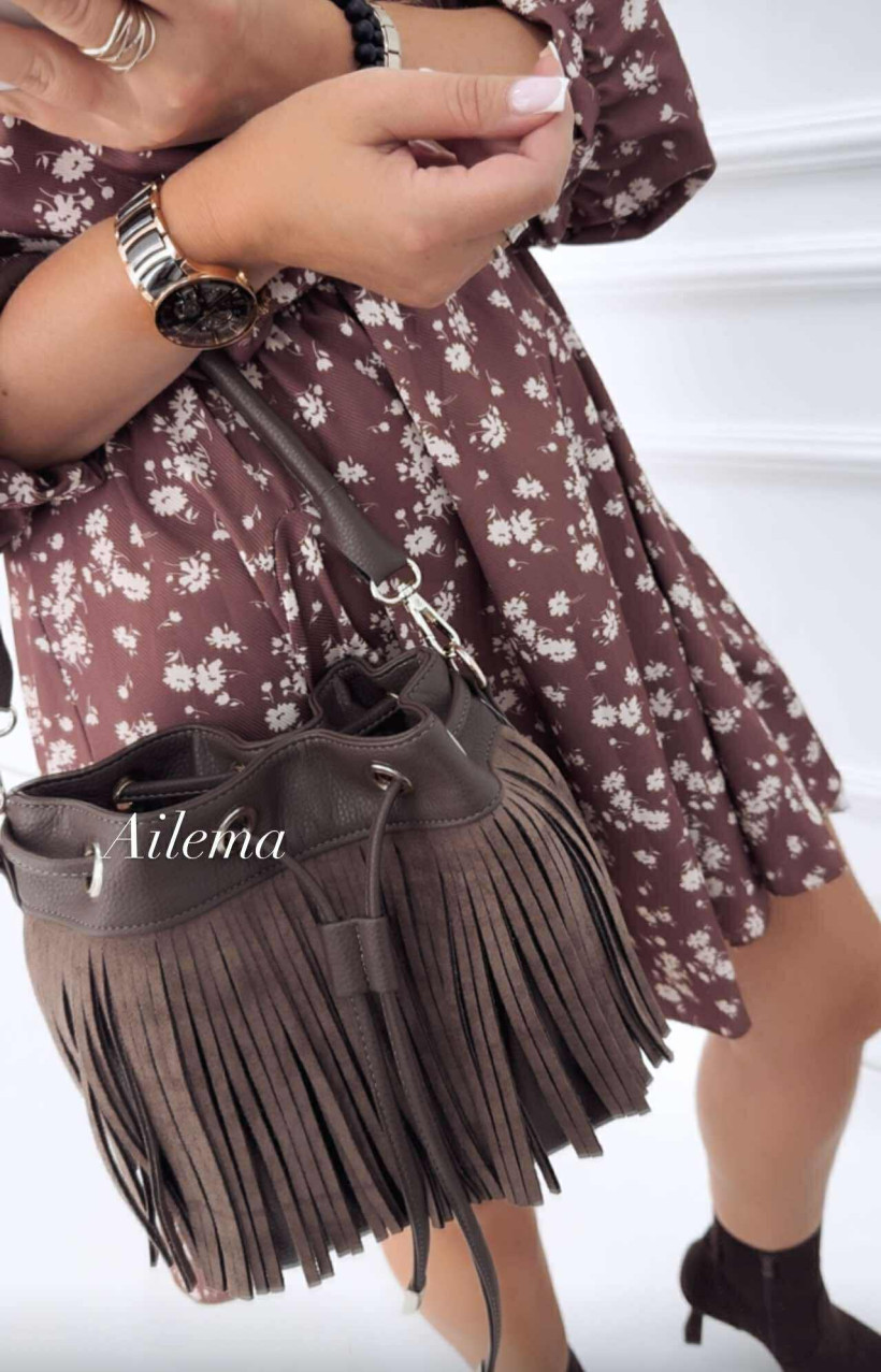 3647037-4.webp