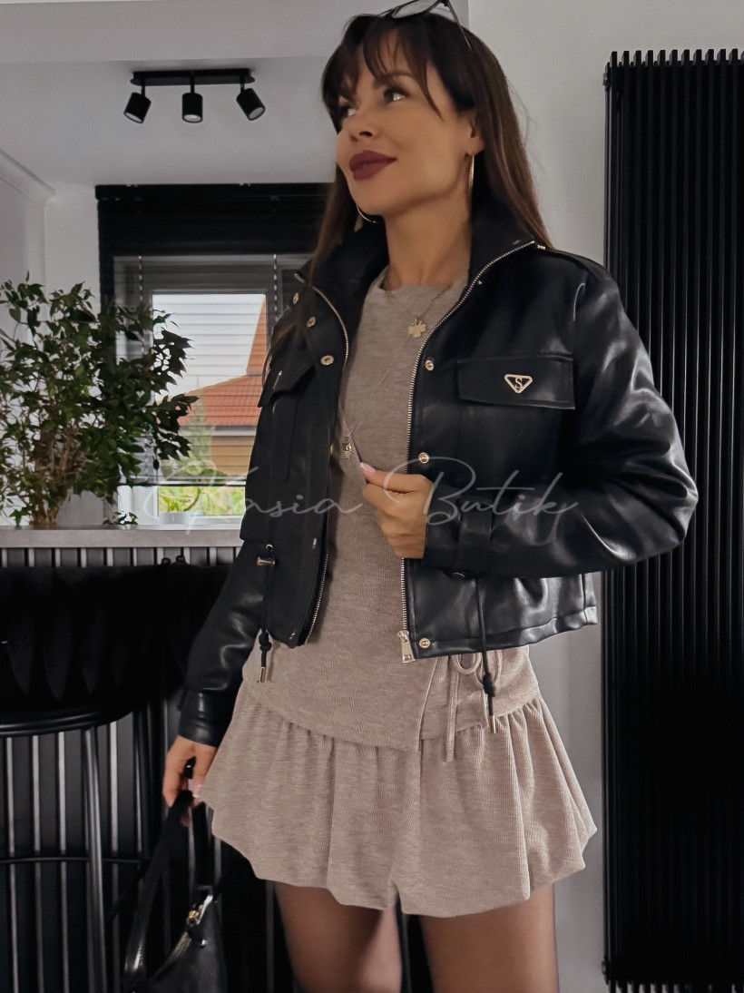 3807301-6.webp