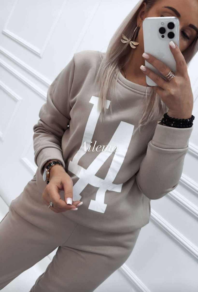 3809908-3.webp