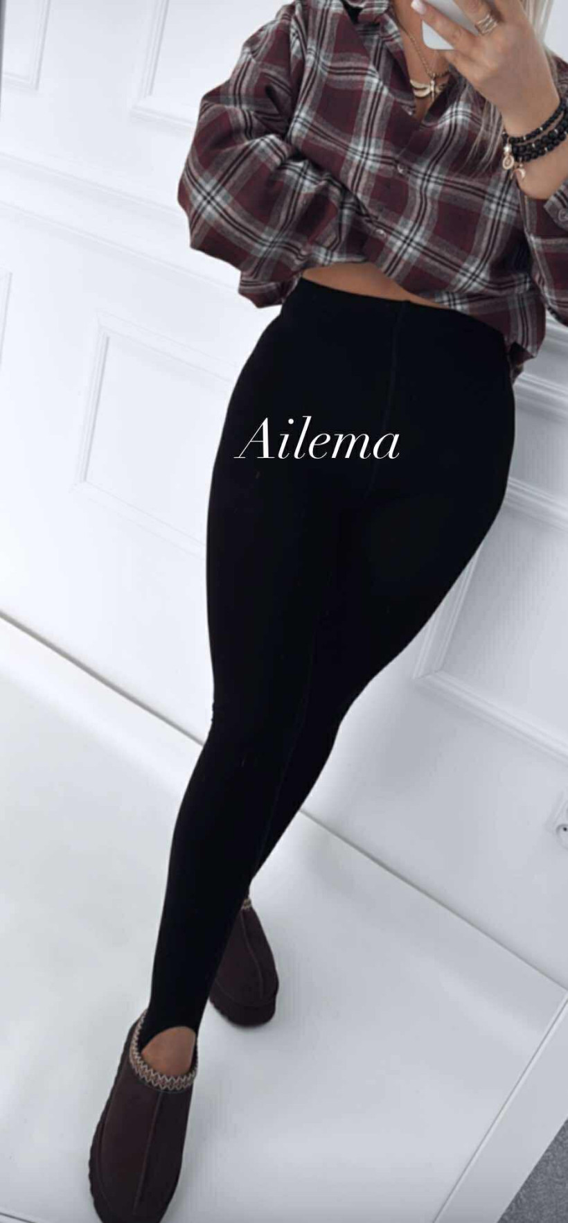 3810185-4.webp