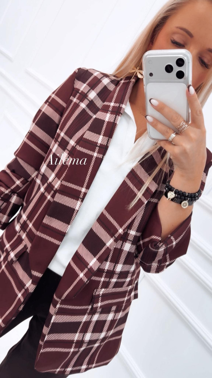 3812030-3.webp