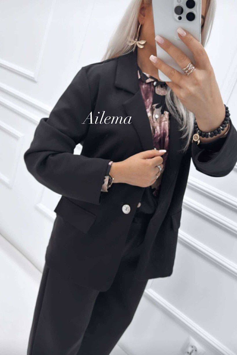 3812098-4.webp