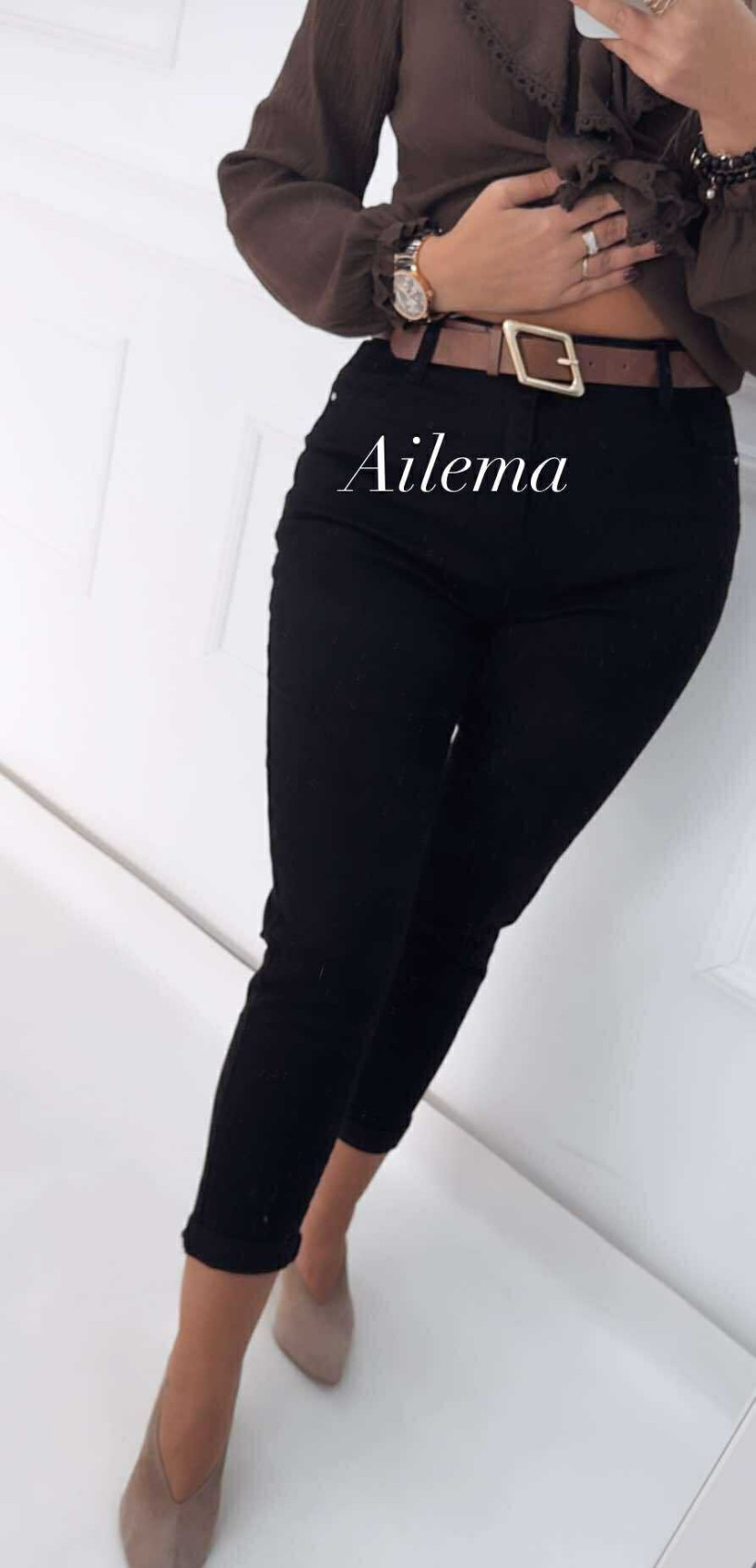 3857913-2.webp