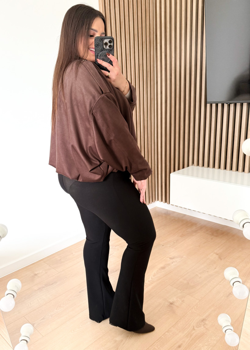 3881632-2.webp