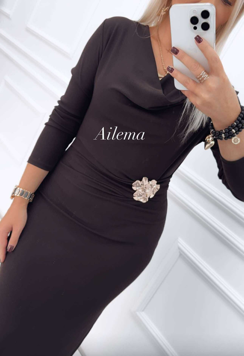 3903008-4.webp