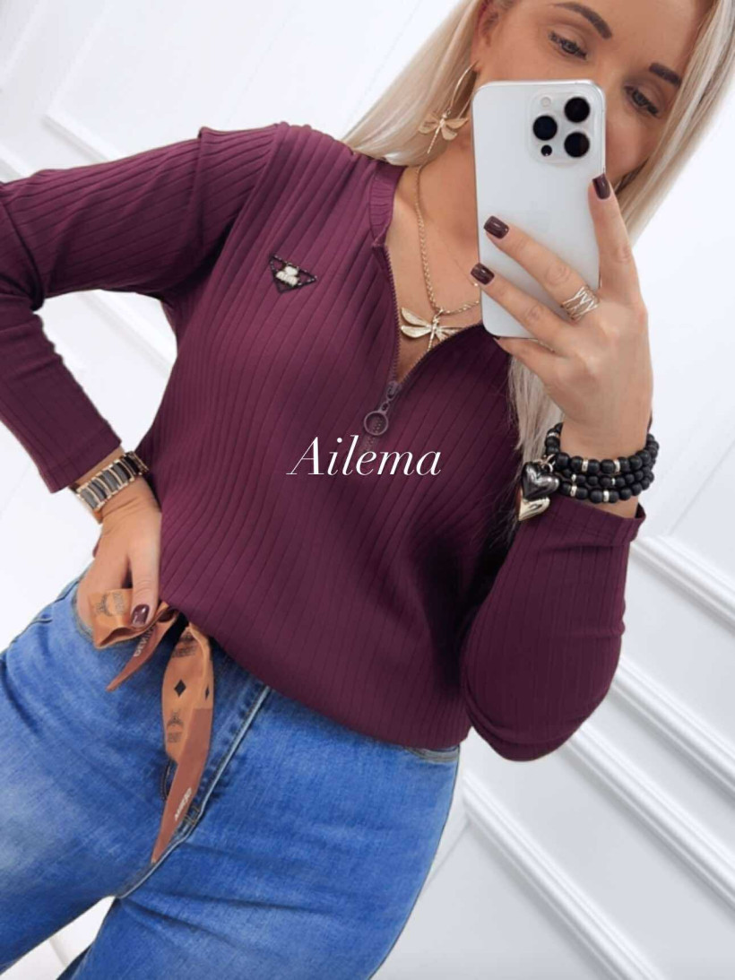 3915612-4.webp